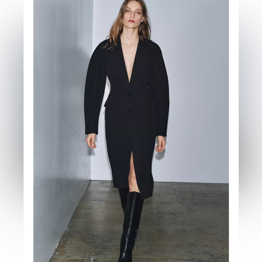 Zara BLACK COAT! That shows your body shape!NWT